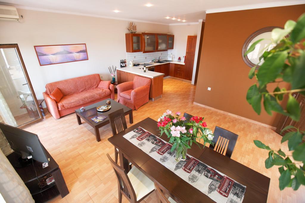 Panorama Apartments Πλωμάρι Δωμάτιο φωτογραφία